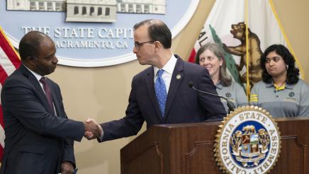 Berman shakes SPI Thurmond's hand
