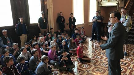 Berman Welcomes Students from the Gideon Hausner Jewish Day School to the Capitol